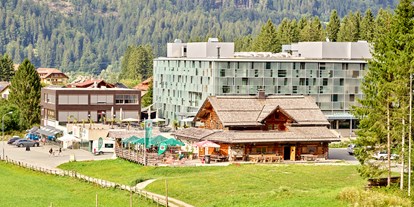 Mountainbike Urlaub - Hotel-Schwerpunkt: Mountainbike & Klettern - Österreich - Außenansicht - @pedagrafie - Arena Franz Ferdinand Nassfeld