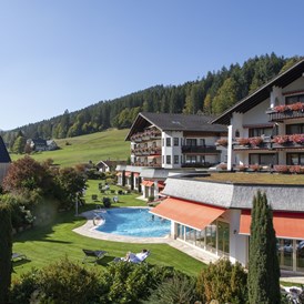 Mountainbikehotel: Hotel Engel Obertal Wellnesshotel Schwarzwald Outdoorpool Meerwasser - Hotel Engel Obertal